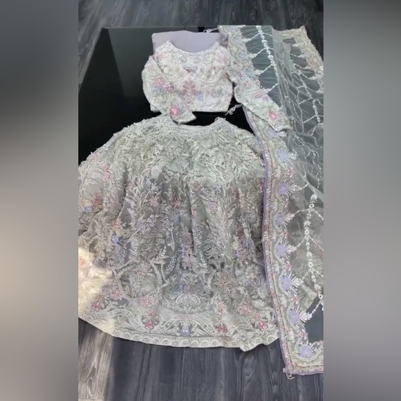 Suffuse by Sana Yasir Pakistani lehenga and choli - Picture 3 of 7